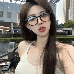 偷拍美女尿尿拉屎黄片
